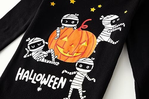 Halloween shirt with mummies and pumpkin illustration